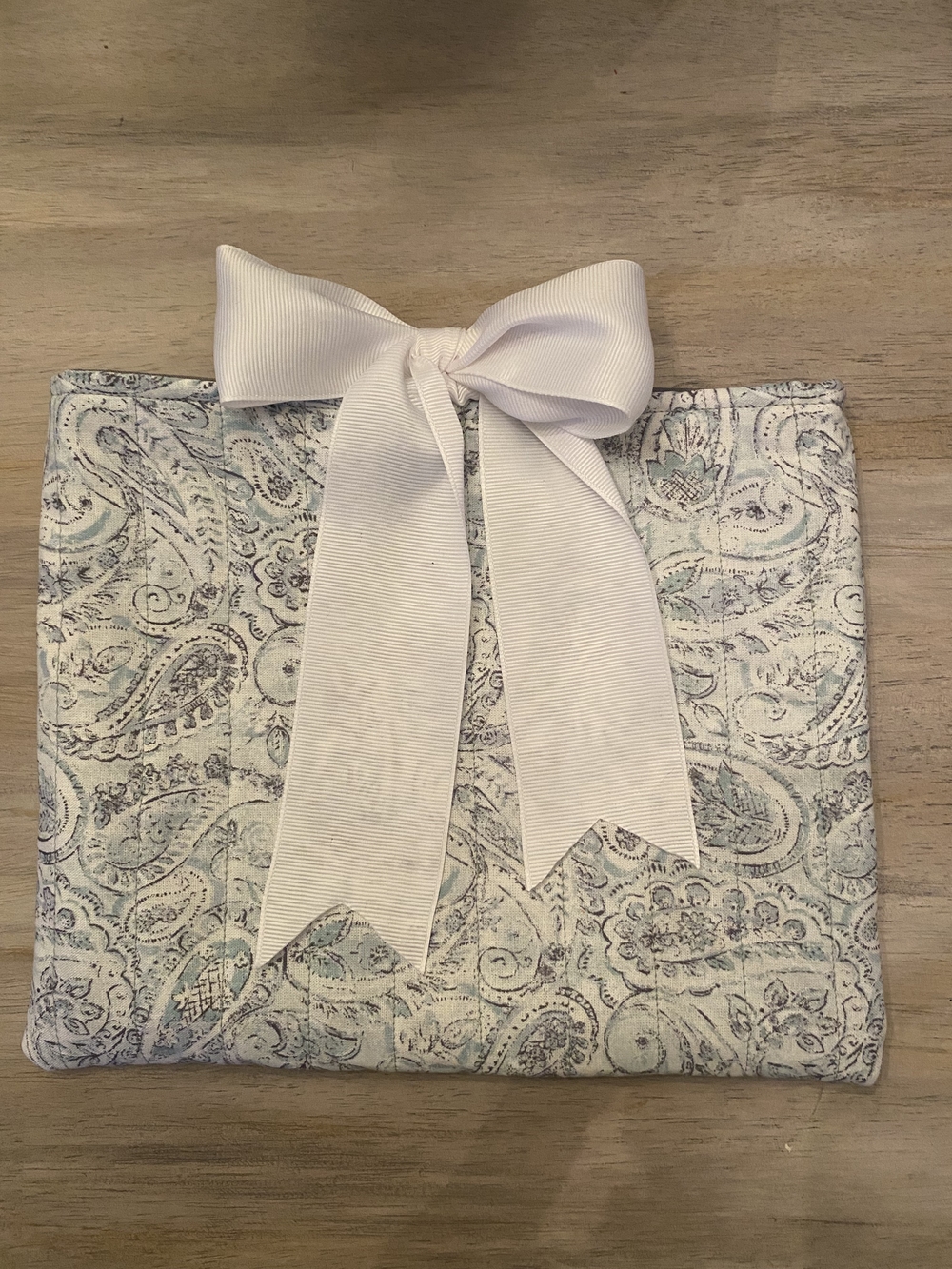 New Quilted Printed Bible/book Cover Paisley with White Bow Accent